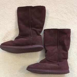 Suede Mid-Calf Faux Fur Lined Books in Deep Wine